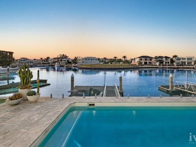 North to Water Family Oasis, Fusing Classic and Contemporary Elegance