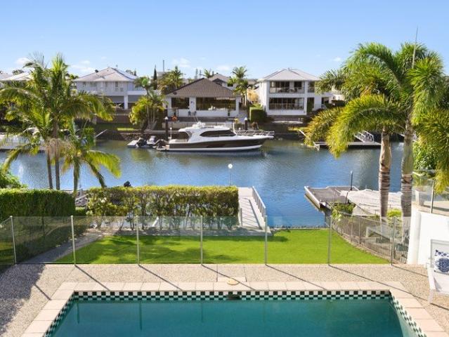 North to Water Luxury in Prestigious River Links with Private Pontoon and Broadwater Access