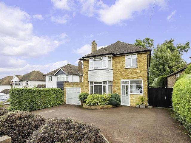 North View Crescent, Epsom 3 bed detached house to rent £2,950 pcm £681 pw