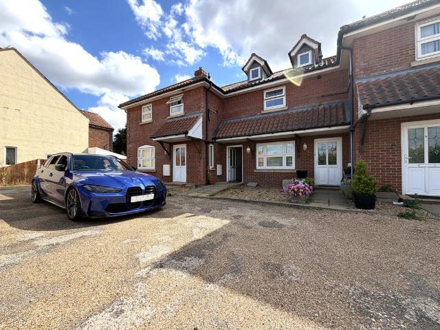 North Walsham Road, Norwich NR6 2 bed apartment to rent £1,050 pcm £242 pw