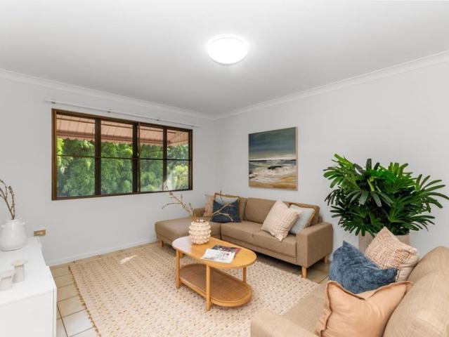 NORTH WARD APARTMENT OPPOSITE QUEENS GARDENS. UNFURNISHED AVAILABLE NOW