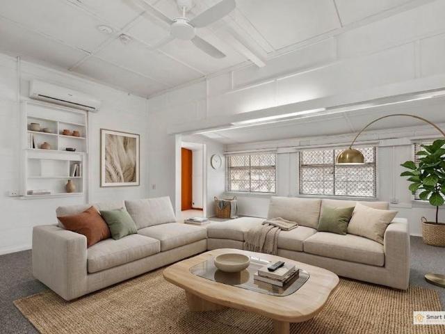 North ward Coastal Lifestyle, 3 bedrooms + study and potential second office, 2 bathrooms, 2 + car spaces