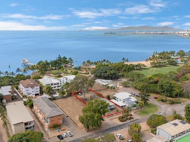 NORTH WARD GOLDEN OLDIE ON 1012M2 CLOSE TO STRAND PARK RENOVATORS DREAM