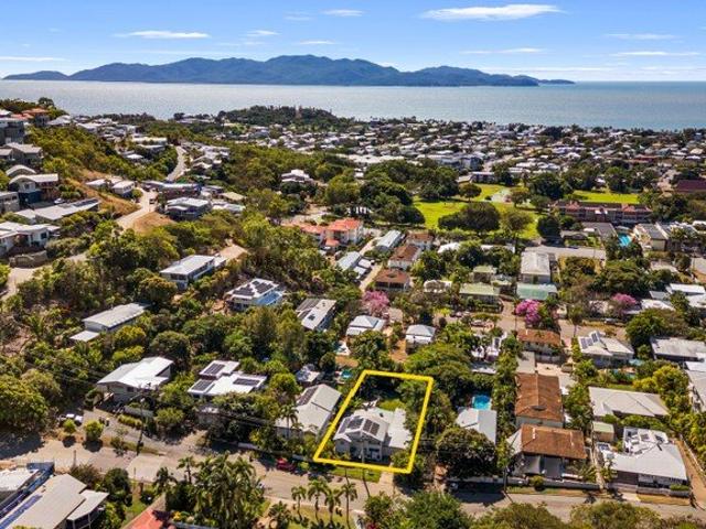 NORTH WARD HUGE FAMILY RESIDENCE ON 1012M2 ALLOTMENT CLOSE TO GRAMMAR SCHOOL
