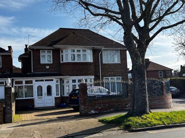 North Way, Queensbury London NW9, 1 bed property to rent, £1,700 pcm | PrimeLocation