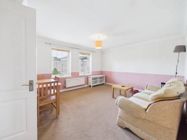 North Werber Place, Edinburgh. 1 bed apartment to rent £1,025 pcm £237 pw