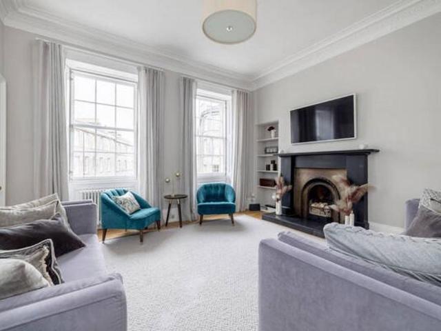 North West Circus Place, Stockbridge. 4 bed flat to rent £4,150 pcm £958 pw