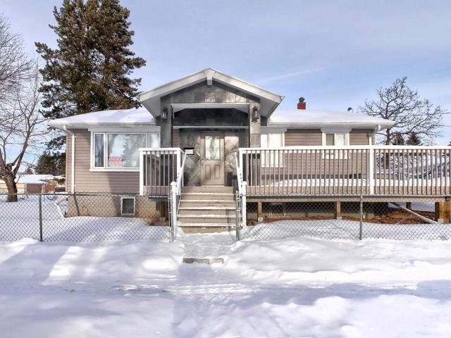 2 Bedroom/2 Bath Main Floor w/Garage offering Move in incentive