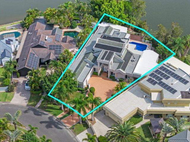 North West Facing Waterfront Entertainer with 38m of Wide Water Frontage