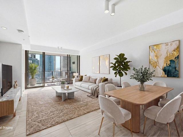 North West Facing Apartment, Luxurious and Convenient City Living