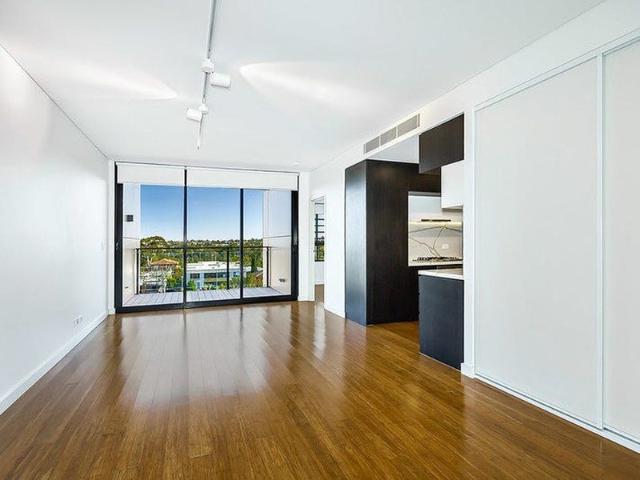 North West Facing One Bedder in the Heart of Meadowbank