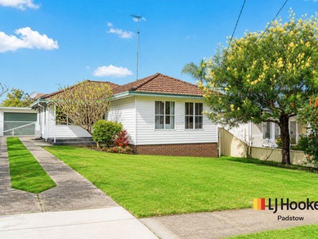 North West Facing Renovated Home with Exceptional Future Potential STCA 10 Min Walk to Padstow Station