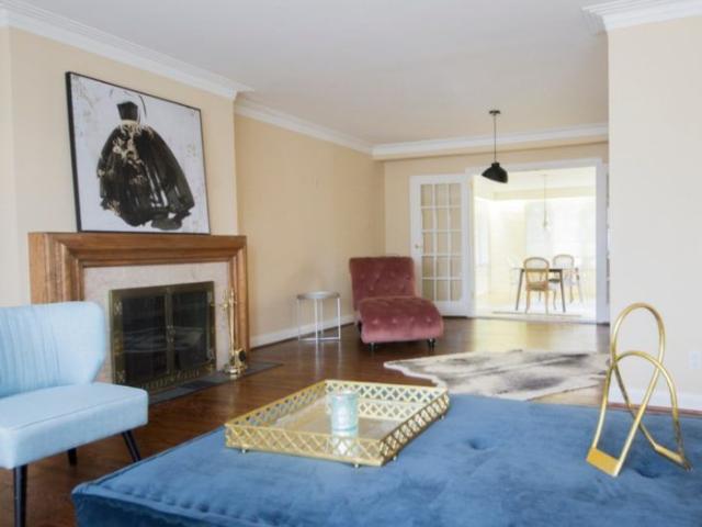 North York Toronto Furnished House Rental in Lawrence Park Large 4 Bedroom 4 Bathroom Home with Attached Garage and 2 Fireplaces