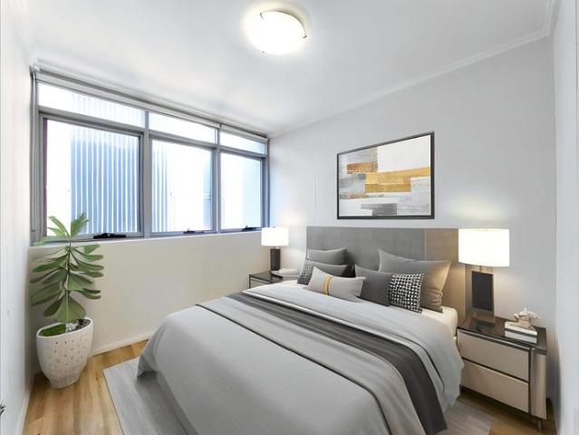 North and West Facing 2 Bedroom Apartment with Water Views