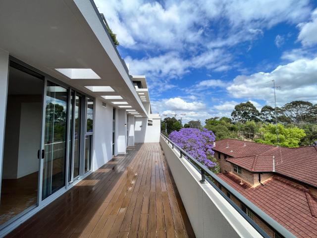 North Aspect I Huge Balcony I Unblocked View I Premium Location