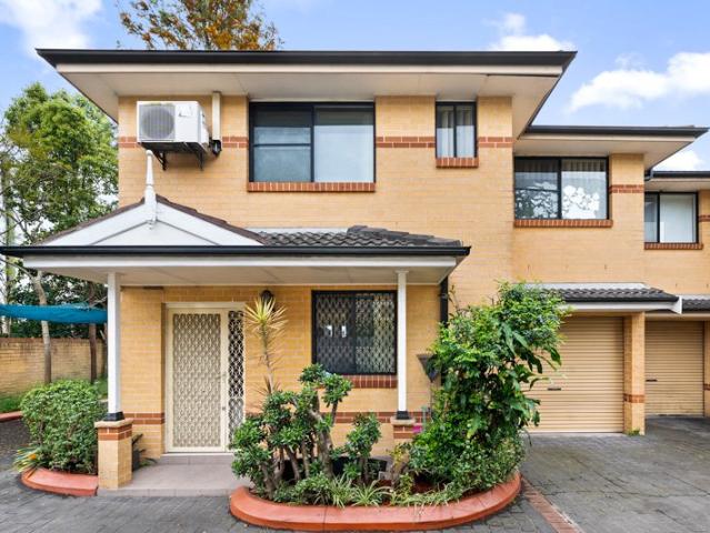 North Aspect Modern 3 Bedrooms Townhouse & Small Complex Only 5 Townhouse