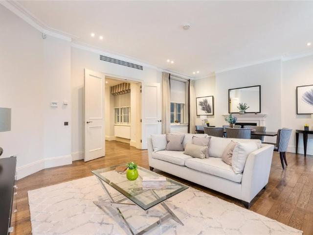 North Audley Street, Mayfair, London 1 bed flat to rent £5,200 pcm £1,200 pw
