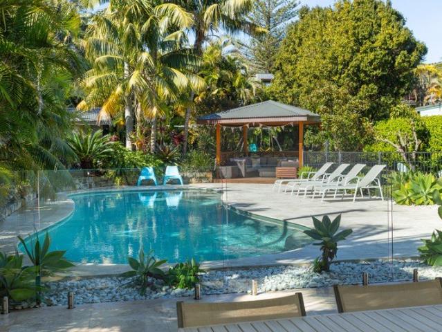North Avalon. By the beach. Unmissable
