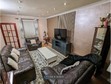 North Avenue, London UB1, 3 bed semi detached house to rent, £2,750 pcm | PrimeLocation