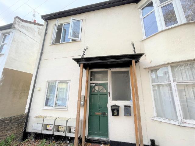 North Avenue, Southend On Sea SS2, 1 bed flat to rent, £900 pcm | PrimeLocation