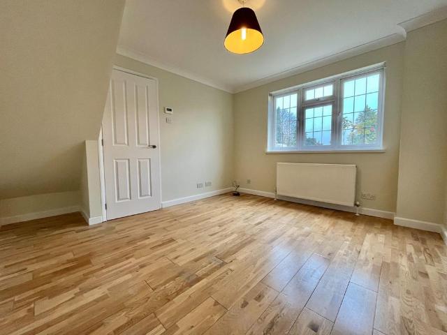 North Bank Close, Rochester ME2 1 bed flat to rent £1,200 pcm £277 pw