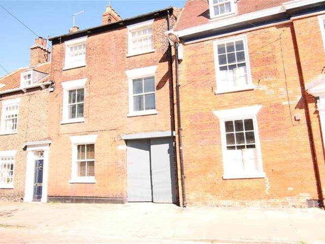 North Bar Without HU17, 4 bed detached house to rent, £1,400 pcm | PrimeLocation