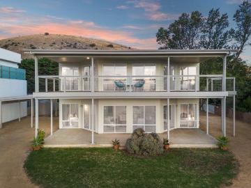 Beachfront Family Holiday Escape