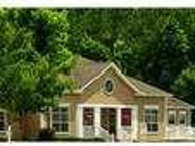 North Charleston Luxurious 3 + 2. Washer/Dryer Hookups!