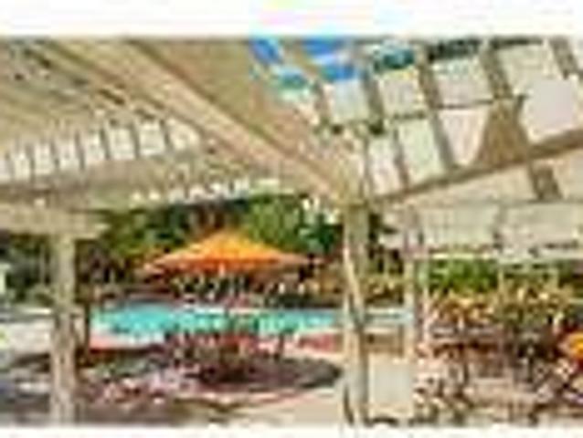 North Charleston, prime location 2 bedroom, Apartment. Parking Available!