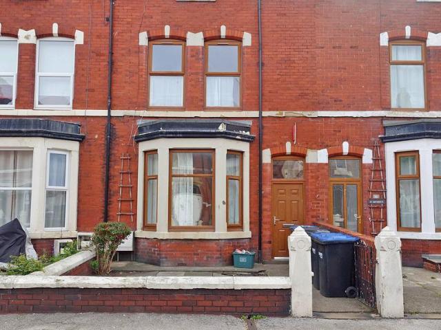 North Church Street, Flat 1. Studio to rent £400 pcm £92 pw