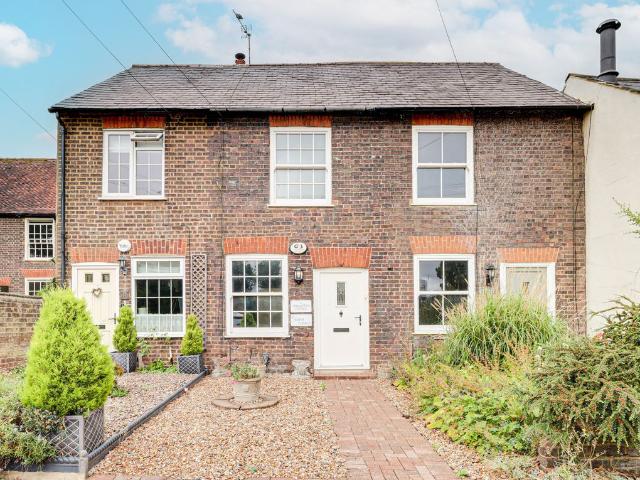 North Common, Redbourn, St. Albans AL3, 2 bed terraced house to rent, £1,950 pcm | PrimeLocation