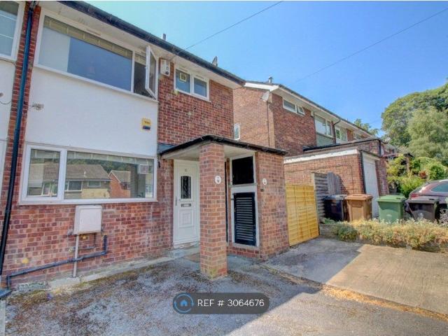 North Close, Leeds LS8, 3 bed end terrace house to rent, £1,475 pcm | PrimeLocation
