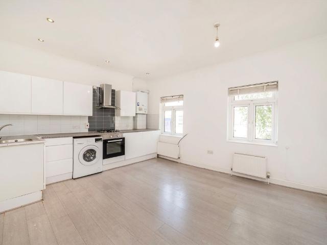 North Cross Road, East Dulwich SE22, 2 bed flat to rent, £2,000 pcm | PrimeLocation