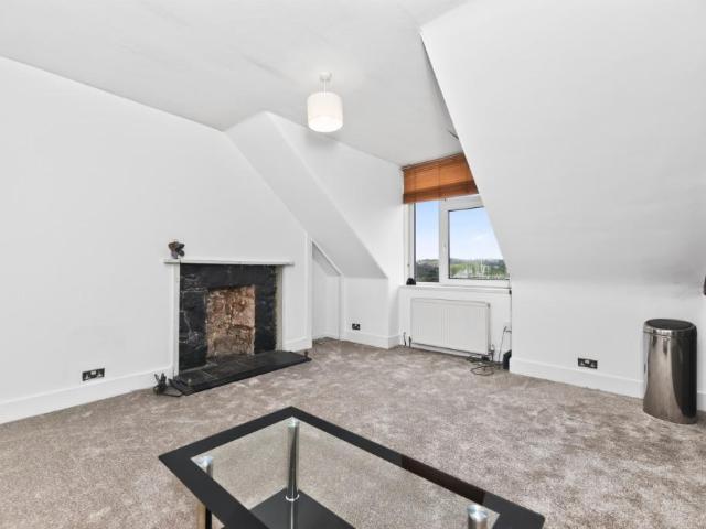 North Deeside Road, Peterculter. 2 bed flat to rent £625 pcm £144 pw