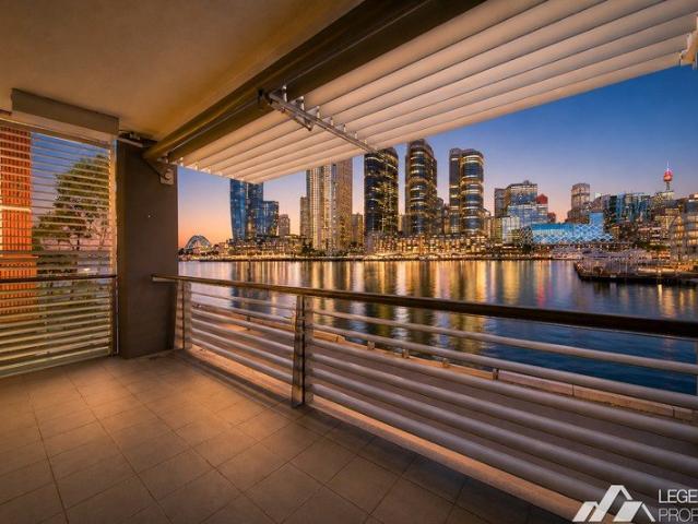 North East Corner Trophy Apartment with Spectacular Harbour Bridge & City Views