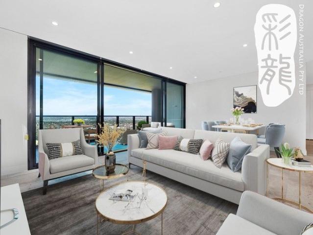 North East Facing 3 Bed 2 Bath Apartment with City & Harbour Bridge View!