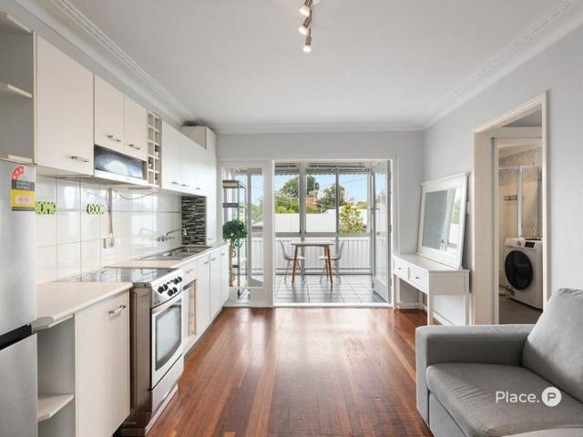 North East Facing Apartment with City Glimpses