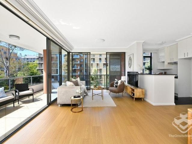 North east facing apartment with new floorboards and painting