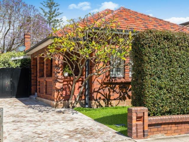 North East Facing Art Deco Semi On 278sqm With Scope To Extend STCA
