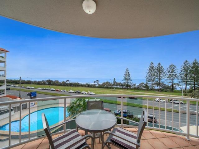 Motivated Seller. 150 Meters to Surf Club