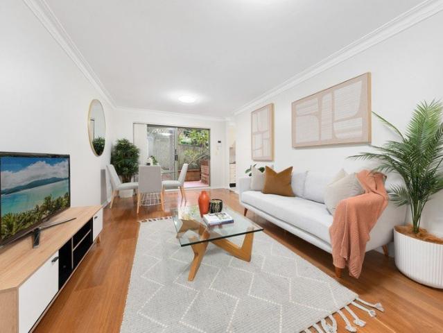 North East Garden Apartment with Expansive Wraparound Courtyard