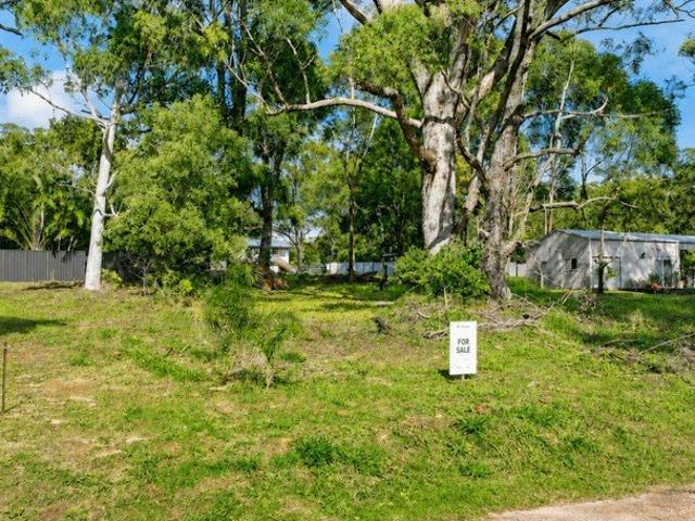 NORTH EAST ISLAND OPPORTUNITY LARGE 617m2 CLOSE TO TOWN CENTRE!