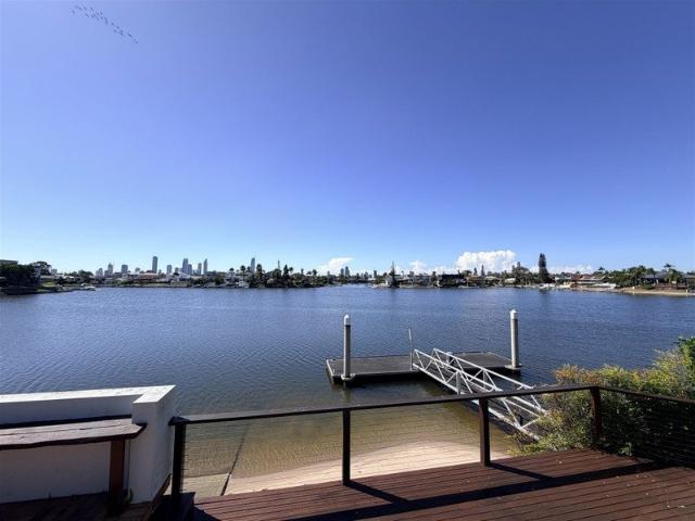 North East Waterfront Entertainer with Stunning Skyline Views