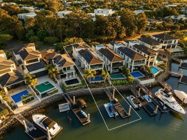 North East Waterfront Luxury with Basement Garaging & Bridge Free Boating