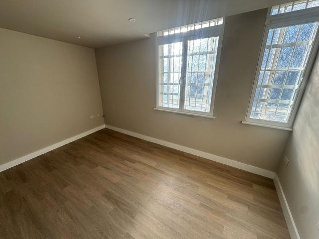 North End CR0, 1 bed flat to rent, £1,400 pcm | PrimeLocation