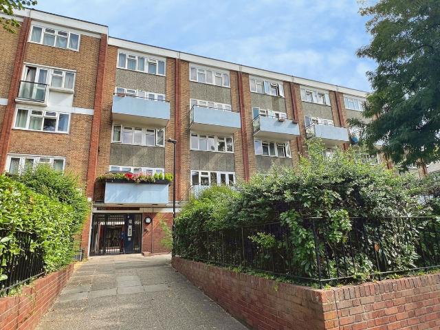 North End Crescent, London W14, 3 bed maisonette to rent, £2,750 pcm | PrimeLocation