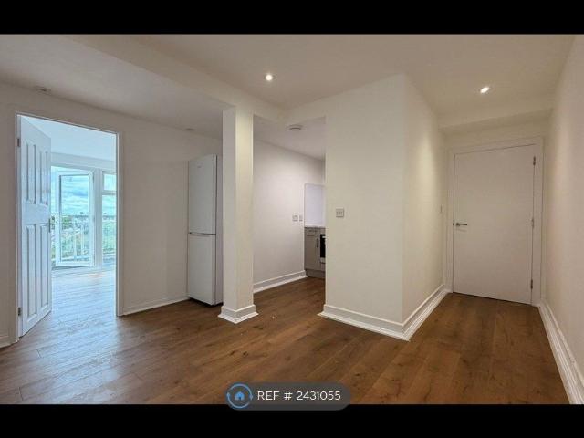 North End, Croydon CR0, 3 bed maisonette to rent, £2,000 pcm | PrimeLocation