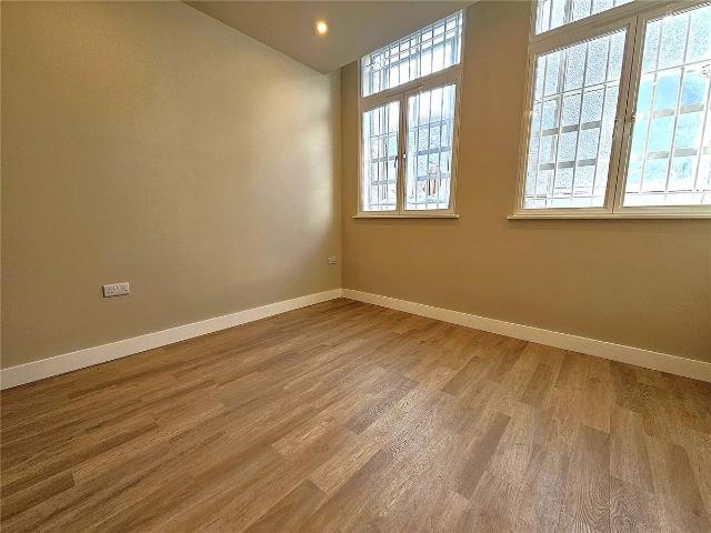 North End, Croydon CR0, 1 bed flat to rent, £1,425 pcm | PrimeLocation
