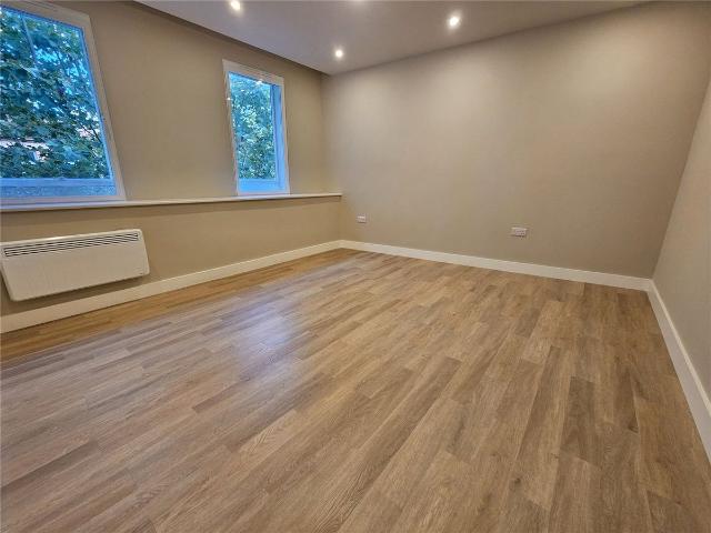 North End, Croydon CR0, 1 bed flat to rent, £1,525 pcm | PrimeLocation