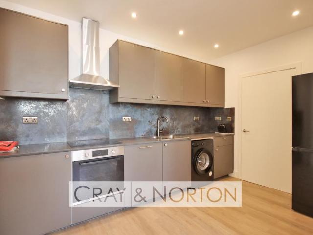 North End, Croydon, CR0 2 bed flat to rent £1,775 pcm £410 pw